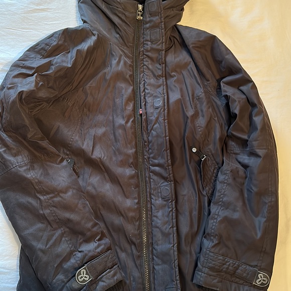 Aritzia TNA Winter Coat - Picture 5 of 7